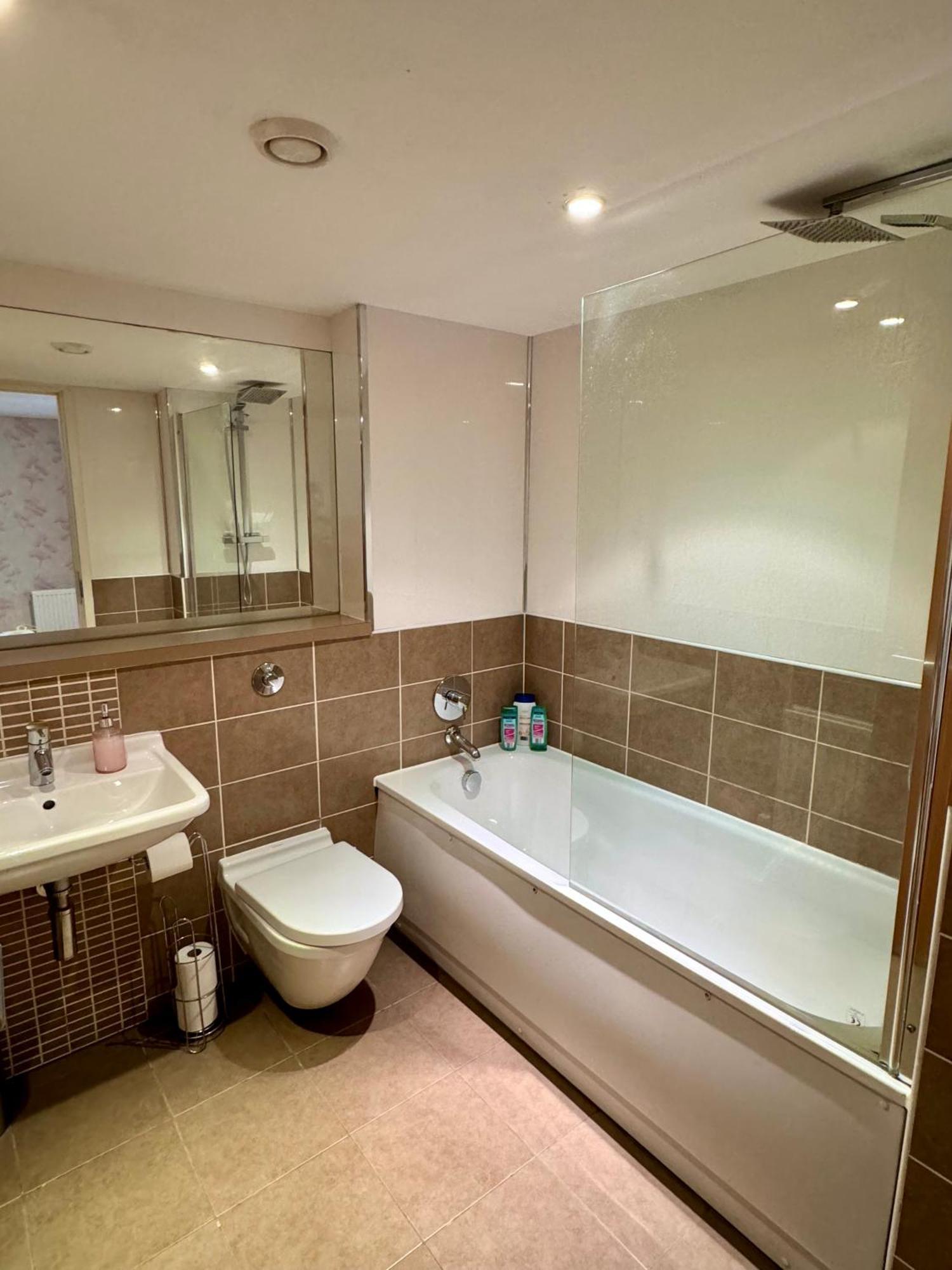 Merchant City Luxury 2 Bedroom Apartment With Secure Parking Available On Request Glasgow Zewnętrze zdjęcie